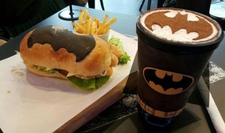 Makanan superhero Batman di DC Comics Cafe Malaysia