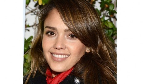 Make up minimalis Jessica Alba