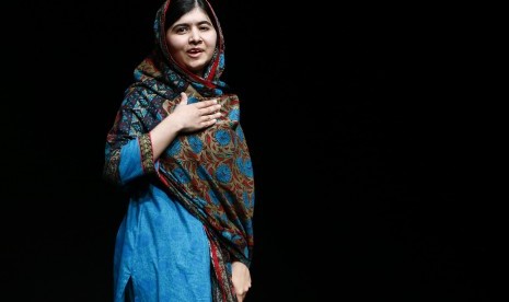 Malala usia berbicara di Inggris mengenai hadiah nobel yang diterimanya.