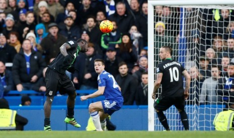 Mame Biram Diuof saat menjebol gawang Chelsea.