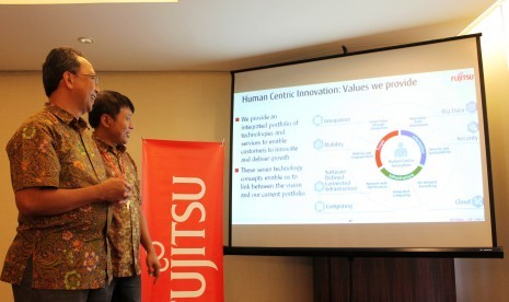 Managing Director Fujitsu Indonesia Achmad S. Sofwan, 