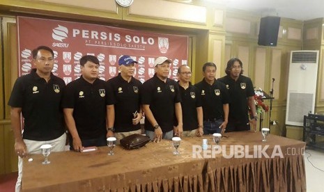 Manajemen Persis Solo memperkenalkan pelatih baru, Jafri Sastra pada Rabu (14/3).