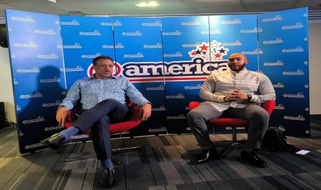 Manajer Mutu dan Auditor Teknis Senior di Kamar Dagang Halal Amerika Serikat, Aly Ghanim dan Chief Operating Officer American Halal Foundation (AHF), James Chambers di @America, Pacific Place Mall, Jakarta, Selasa (2/4/2024). 