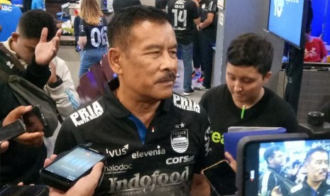  Komisaris PT Persib Bandung Bermartabat, Umuh Muchtar.