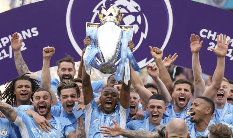 Manchester City merayakan gelar juara Liga Primer Inggris.