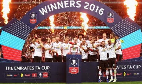 Manchester United menjuarai Piala FA untuk kali ke-12.