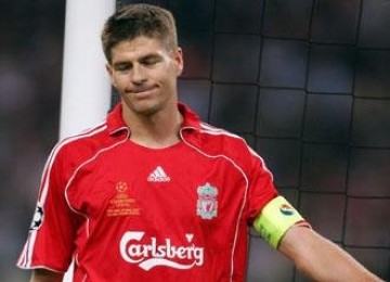 Manchester City kini mengincar Steven Gerrard