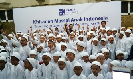 Mandiri Amal Insani (MAI) Foundation menyelenggarakan program tahunan Khitanan Massal Anak Indonesia 2017.