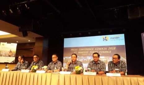 Mandiri Tunas Finance paparkan kinerja 2018 dan target 2019 dalam konferensi pers di Jakarta Pusat, Senin (11/2). 