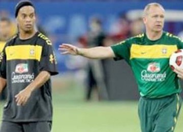 Mano Menezes-Ronaldinho