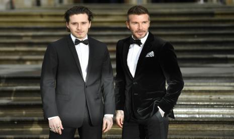 Mantan bintang Manchester United David Beckham dan putra sulungnya, Brooklyn. Brooklyn mengaku suka memasak, namun masih pikir-pikir untuk menjadi chef.