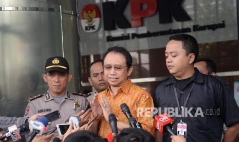 Mantan Ketua Dewan Perwakilan Rakyat (DPR-RI), Marzuki Alie, usai memenuhi panggilan pemeriksaan penyidik Komisi Pemberantasan Korupsi (KPK), Jakarta, Rabu (9/8). 