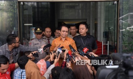 Mantan Ketua Dewan Perwakilan Rakyat (DPR-RI) Marzuki Alie usai memenuhi panggilan pemeriksaan penyidik Komisi Pemberantasan Korupsi (KPK), Jakarta, Rabu (9/8). 