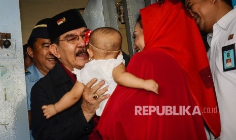 Antasari Azhar, former chairman of the Corruption Eradication Commission (KPK) was released from the Tangerang prison on November 10 last year on parole after serving two third of his jail term starting May, 2009.