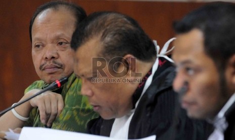 Mantan Ketua Komisi VII DPR Sutan Bhatoegana menjalani sidang lanjutan dengan agenda mendengarkan keterangan saksi di Pengadilan Tindak Pidana Korupsi, Jakarta, Kamis (21/5). 