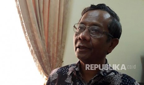 Mantan Ketua MK Mahfud MD di Kepatihan Yogyakarta . 