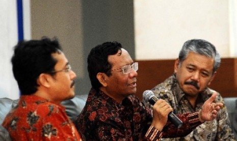 Mantan ketua MK Mahfud MD menjadi pembicara di Universitas Al-Azhar, Jakarta, Rabu (22/1).