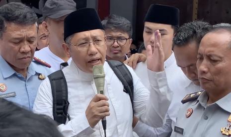 Mantan Ketua Umum Partai Demokrat Anas Urbaningrum berikan keterangan pers seusai resmi keluar dari Lapas Sukamiskin, Selasa (11/4/2023) sekitar pukul 13.30 WIB. 