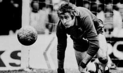 Mantan kiper Chelsea dan Inggris, Peter Bonetti, meninggal dunia pada usia 78 tahun (Foto: Peter Bonetti)