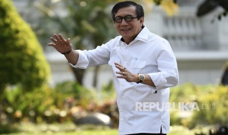 Mantan Menkumham Yasonna Laoly tiba di Kompleks Istana Kepresidenan di Jakarta, Selasa (22/10/2019).