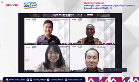 Mantan Menristekdikti Prof  Mohamad Nasir dan Rektor Universitas Siber Asia Jang Youn Cho PhD menjadi narasumber webinar nasional Strayegi Kuliah Online dan Digitalisasi Kampus Pasca Pandemi Covid-19 yang diadakan oleh SEVIMA, Selasa (15/2).