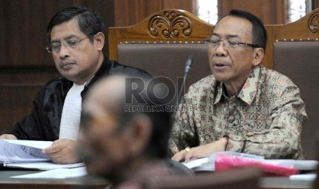  Mantan Menteri ESDM Jero Wacik menjalani sidang lanjutan di Pengadilan Tipikor, Jakarta, Selasa (22/12). 