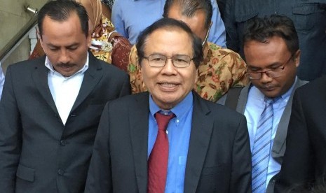 Mantan menteri koordinator kemaritiman RI Rizal Ramli usai diperiksa di Ditreskrimum Polda Metro Jaya, Rabu (24/10).