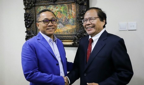 Mantan Menteri Kordinator Bidang Kemaritiman, Rizal Ramli, dan Ketua MPR Zulkifli Hasan (Kanan)