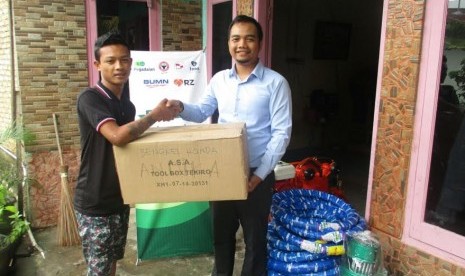 Mantan narapidana di Padang mendapatkan bantuan modal dari Rumah Zakat.