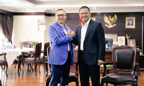 Mantan panglima TNI Gatot Nurmantyo menemui Ketua MPR Zulkifli Hasan di Nusantara IV MPR Senayan Jakarta, Selasa (8/5). 