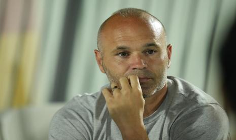 Mantan pemain timnas Spanyol dan Barcelona, Andres Iniesta, yang akan membela klub Uni Emirat Arab, Emirates Club FC.