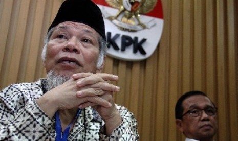 Mantan penasihat KPK Abdullah Hehamahua (kiri).