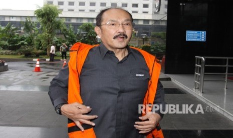 Mantan pengacara Setya Novanto, Fredrich Yunadi, tiba untuk menjalani pemeriksaan di gedung KPK, Jakarta, Kamis (18/1).
