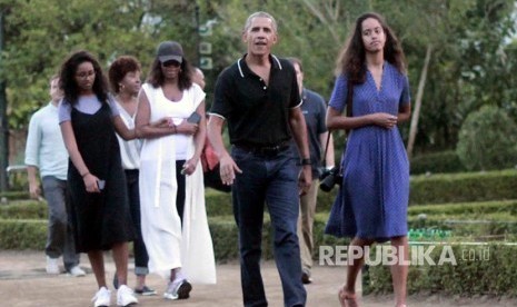  Mantan Presiden Amerika Serikat Barack Obama dan keluarga mengunjungi objek wisata candi Borobudur, Magelang, Jawa Tengah, Rabu (28/7). 