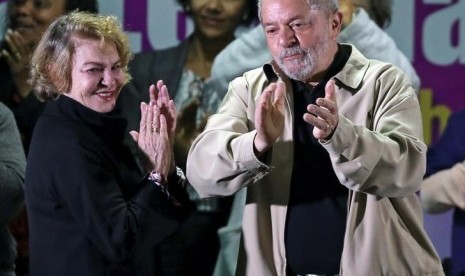  Mantan presiden Brasil Luiz Inacio Lula da Silva dan istrinya Marisa Leticia pada 2016.