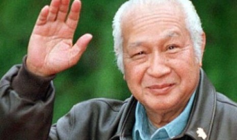 Kiai Marsudi Syuhud mendoakan almarhum presiden ke-2 RI Soeharto