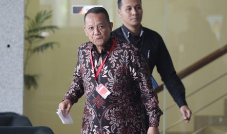 Mantan Sekretaris Mahkamah Agung Nurhadi Abdurrachman (kiri).