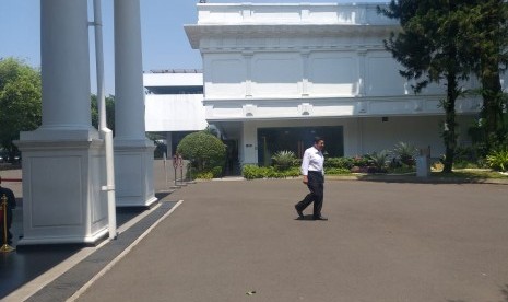 Mantan wakil panglima TNI Jenderal (Purn) Fachrul Razi tiba di Istana Presiden, Jakarta, Selasa (22/10) siang.