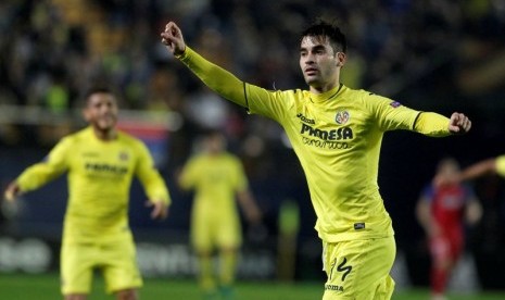 Manuel Trigueros mencetak gol ke gawang Steaua Bucharest yang menjadi penentu keberhasilan Villarreal lolos ke babak 32 besarLiga Europa.