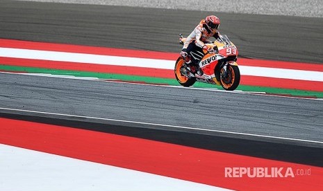 Marc Marquez beraksi pada MotoGP Austria di Sirkuit Spielberg Ring, Austria, Ahad (13/8) malam.