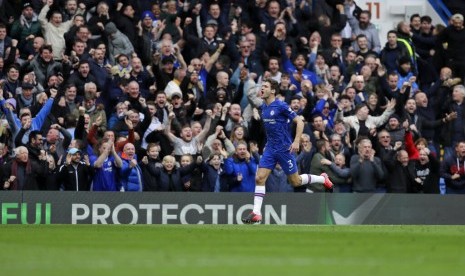 Marcos Alonso Cetak Gol ke Gawang Spurs.