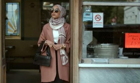 Mariah Idrissi menjadi model Muslim berkerudung pertama yang tampil dalam iklan H&M.