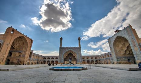 Masjid Agung Isfahan di Iran.