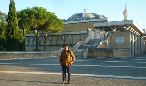 Masjid Agung Roma.