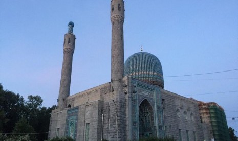 Masjid Agung Saint Petersburg.