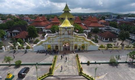 Masjid Agung Sumenep, Madura, Jawa Timur.