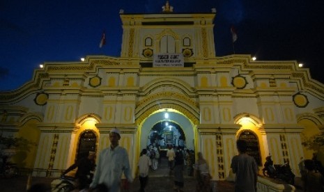 Masjid Agung Sumenep yang bergaya arsitektur Cina, di Sumenep, Madura, Jawa Timur.