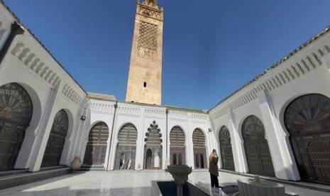 Aljazair akan Mulai Buka Kembali Masjid. Foto: Masjid Agung Tlemcen, Aljazair.