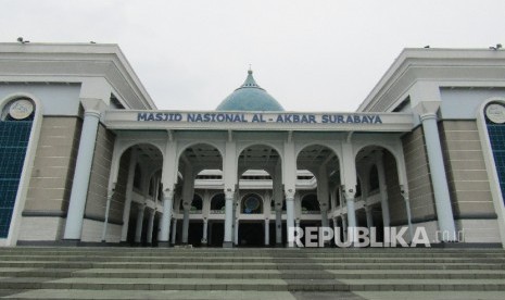 Masjid Al Akbar Surabaya