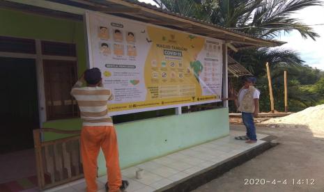  Masjid Al-Amin Ngabang, Kalbar, dijadikan Masjid  Tanggap Covid-19.